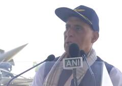 'ਲੋਕਾਂ ਨੂੰ ਜਿੰਨਾ ਸਮਾਂ ਨਾਸ਼ਤਾ ਕਰਨ ਲਈ ਲੱਗਦਾ, ਇੰਨੇ ਸਮੇਂ 'ਚ ਤੁਸੀਂ ਦੁਸ਼ਮਣਾਂ ਨੂੰ ਖ਼ਤਮ ਕਰ ਦਿੱਤਾ', ਭੁਜ ਏਅਰਬੇਸ ਤੋਂ ਗਰਜੇ ਰਾਜਨਾਥ ਸਿੰਘ