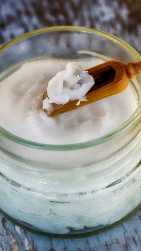 नाभि में नारियल तेल डालने से क्या होता है?