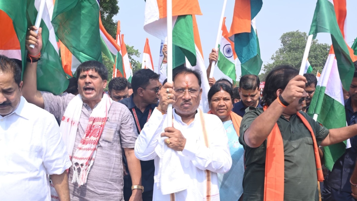 जशपुर में निकली तिरंगा यात्रा, CM साय बोले- ‘PM मोदी के नेतृत्व में सीमापार…’