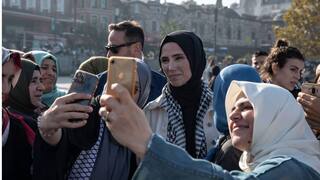 Sumeyye Erdogan : पाकिस्तानसाठी पायघड्या घालणाऱ्या तुर्कीच्या राष्ट्राध्यक्षांची लाडकी लेक भारतात अचानक चर्चेत का आली?