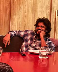 Vijay Deverakonda: అమ్మ నాన్నతో స్వీట్ మెమొరీస్ - మీరు కూడా ఇలా చేయండంటున్న విజయ్ దేవరకొండ