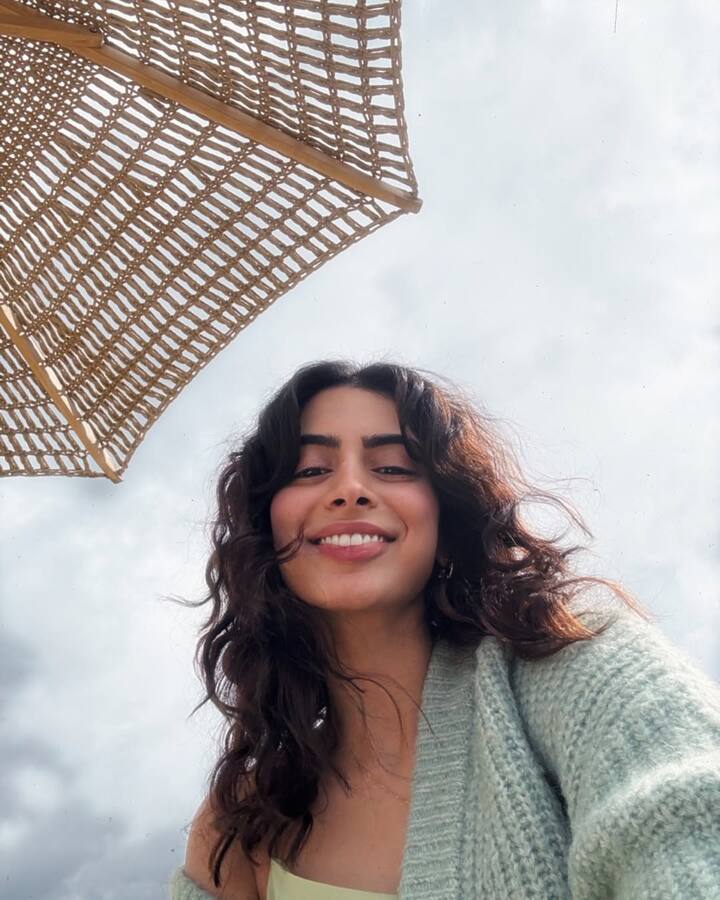 Khushi Kapoor is the younger sister of filmmaker Boney Kapoor and Sridevi. Actress Jahnavi Kapoor is her sister.