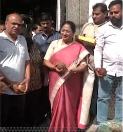 CM Rekha Gupta ने सिंगलपुर गांव में नई जल पाइपलाइन का उद्घाटन किया | ABP NEWS SHORTS