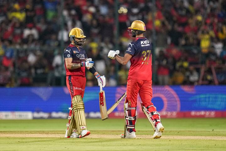 विराट कोहली की टीम रॉयल चैलेंजर्स बेंगलुरु पिछले 17 सीजन से आईपीएल ट्रॉफी नहीं जीत पाई है. इस सीजन में आरसीबी शानदार खेल रही है. वो इस बार ट्रॉफी जीतने की प्रबल दावेदार है. पूर्व भारतीय क्रिकेटर सुरैश रैना ने आरसीबी के इस साल ट्रॉफी जीतने पर बड़ी भविष्यवाणी की है.