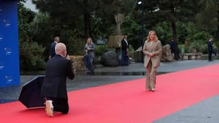 Watch: Albanian PM Puts Aside Umbrella, Kneels On Red Carpet To Welcome Italian PM Giorgia Meloni