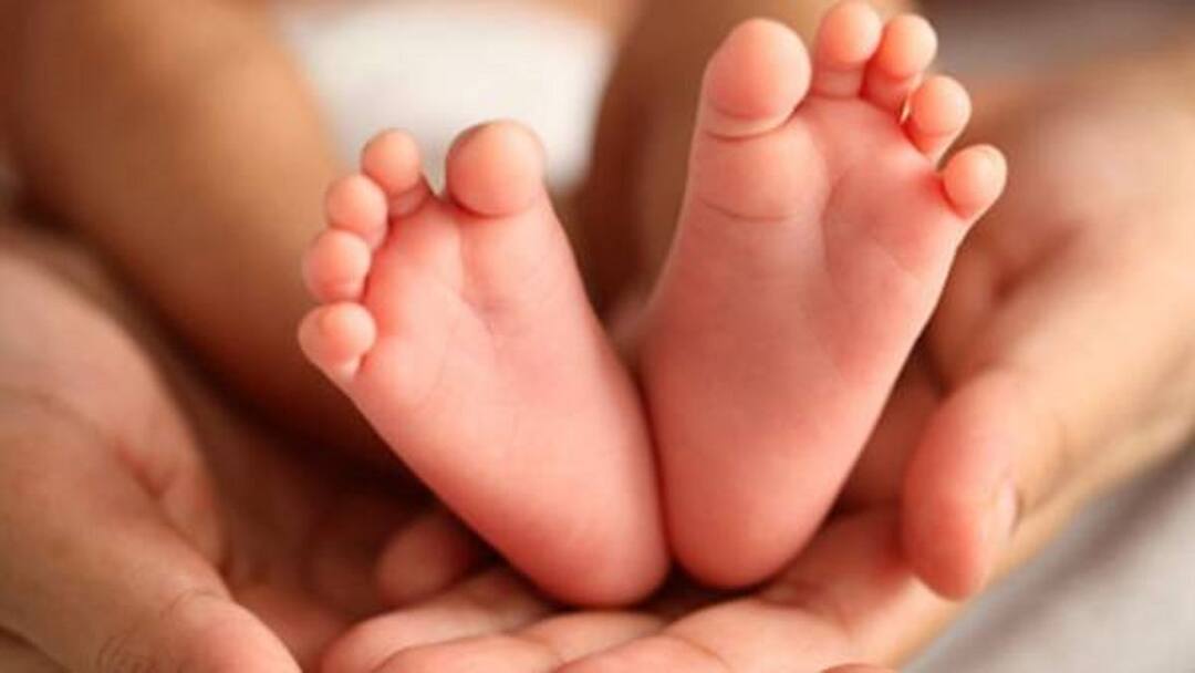 தனக்கு தானே பிரசவம்: பிறந்த குழந்தையை உயிருடன் புதைத்த நர்சிங் கல்லூரி மாணவி