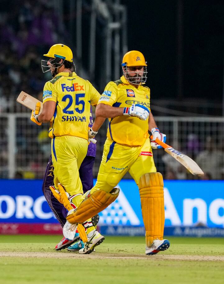 आईपीएल के ज्यादातर मैचों की शुरुआत शाम 7:30 बजे होती हैं. वहीं टॉस 7 बजे होता है. अगर इस दौरान लगातार बारिश होती है, तो मैच को कम से कम ओवर में कराकर नतीजा निकाला जाता है.