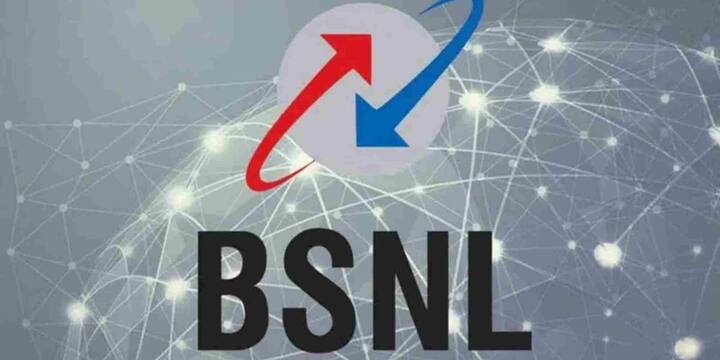 BSNL का 569 रुपये वाला प्लान 84 दिन की वैलिडिटी के साथ आता है. अगर आप थोड़ा कम खर्च करना चाहते हैं लेकिन डेटा की ज़्यादा ज़रूरत है, तो BSNL का 569 रुपये वाला प्लान आपके लिए एक अच्छा विकल्प हो सकता है. पहले इसकी कीमत 599 रुपये थी जिसे अब घटाकर और भी सस्ता बना दिया गया है.