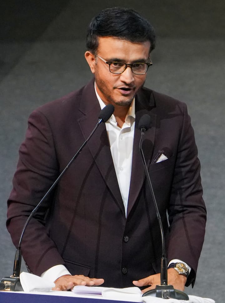 गांगुली ने कहा कि “हम लोग कोशिश कर रहे हैं. बीसीसीआई के साथ बातचीत चल रही है. फाइनल को यहां से हटाना इतना आसान नहीं है.” भारत-पाक तनाव के बाद से आईपीएल 2025 एक हफ्ते के लिए रद्द कर दिया गया था.