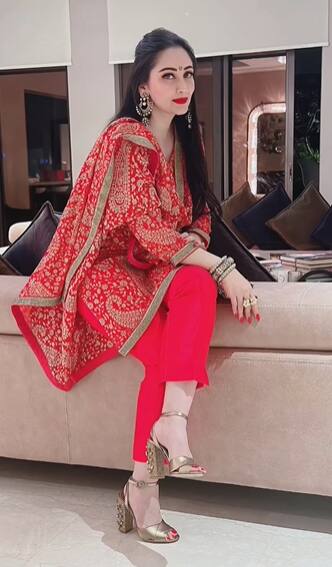 सौतेले बच्चों की दुनिया संवारी है बॉलीवुड की इन स्टेपमदर्स ने, रियल लाइफ में बनीं ममता की मिसाल