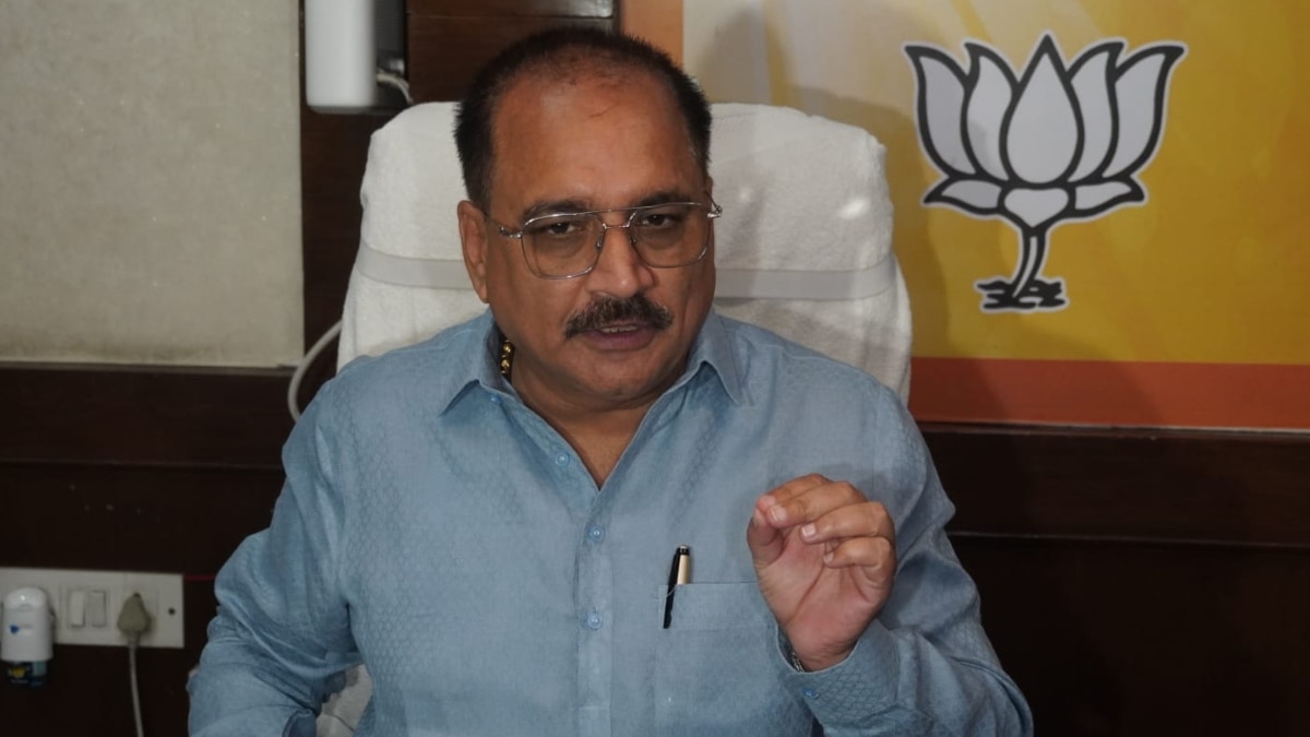 Delhi: वीरेंद्र सचदेवा का अरविंद केजरीवाल पर बड़ा आरोप, ‘AAP सरकार ने 10 साल तक युवाओं के…’