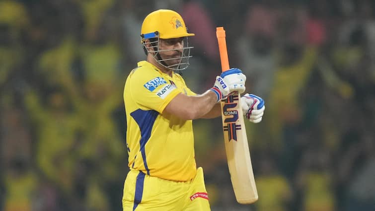 good news for csk fans as captain ms dhoni will play one more season after ipl 2025 big revelation in the report CSK फैंस के लिए खुशखबरी, IPL 2025 के बाद एक और सीजन खेलेंगे एमएस धोनी? रिपोर्ट में बड़ा खुलासा