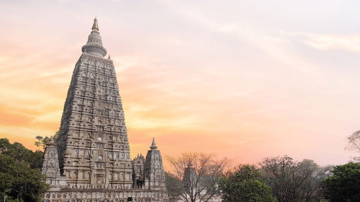 চলতি বছরেই বিহারে বিধানসভা নির্বাচন। আর তার আগে গয়ার নাম পাল্টে ‘গয়া জী’ করে দিল রাজ্যে ক্ষমতাসীন নীতীশ কুমার ও বিজেপি-র সরকার।