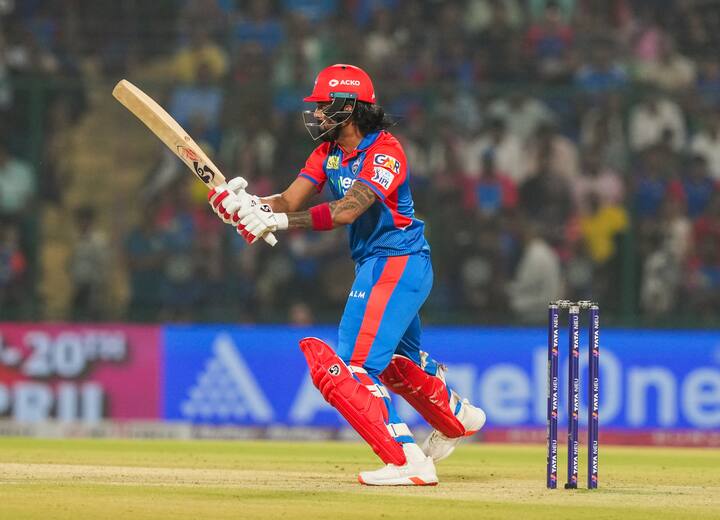 यासह, केएल राहुल आयपीएलच्या इतिहासात तीन वेगवेगळ्या संघांसाठी शतके करणारा पहिला खेळाडू बनला.