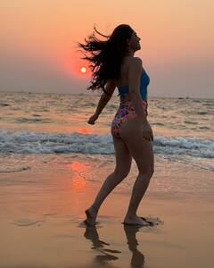 Sonali Kulkarni : 'अशी बी दिसतेस, तशी बी दिसतेस, काय तुझ्या रूपाची शोभा, सोनाली कुलकर्णीचा बोल्ड अंदाज