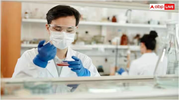 તમે તમારા સ્માર્ટફોનની મદદથી શુક્રાણુઓની ગતિશીલતા પણ માપી શકો છો. ખરેખર, બજારમાં આવા ઘણા ઉપકરણો ઉપલબ્ધ છે જે તમારા સ્માર્ટફોન સાથે કનેક્ટ થાય છે. માઇક્રોચિપ પર નમૂના લોડ કર્યા પછી, તે તમારા ફોન સ્ક્રીન પર લાઇવ વિડિઓ બતાવે છે અને શુક્રાણુઓની સંખ્યા, ગતિશીલતા અને પ્રગતિશીલ ગતિશીલતાને માપે છે.