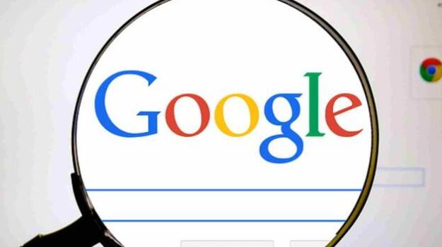 જ્યારે Google તમારા સ્ક્રીનશૉટમાં કોઈ સ્થાન ઓળખશે, ત્યારે તે એક રિવ્યૂ સ્ક્રીન બતાવશે. તમે ઈચ્છો તો તે લોકેશનને સેવ કરી શકો છો અથવા છોડી શકો છો - નિર્ણય સંપૂર્ણપણે તમારો છે.