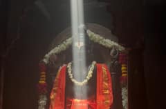 Buldhana : लोणारच्या प्राचीन दैत्यसुदन मंदिरातील विष्णुदेव सूर्य किरणोत्सव सुरु; खगोल आणि वास्तूशास्त्राचा अनोखा संगम, PHOTO