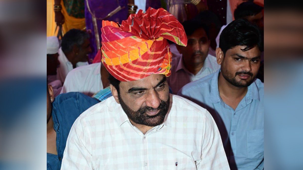 ‘मुगलों से कराते थे बहन बेटियों का शादी ताकि…’, हनुमान बेनीवाल का विवादित बयान से राजस्थान की सियासत में हलचल