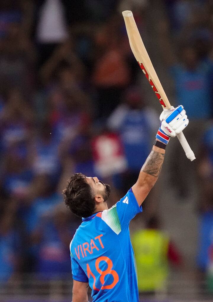 कोहली ने वनडे क्रिकेट में सचिन के शतकों का रिकॉर्ड तोड़ सबसे ज्यादा शतक लगाने वाले खिलाड़ी बन गए. कोहली तीनों फॉर्मेट को मिलाकर सबसे ज्यादा शतक लगाने वाले दूसरे खिलाड़ी हैं. उन्होंने कुल 82 शतक लगाए हैं. इसी के साथ वो टेस्ट क्रिकेट में भारत के सबसे सफल कप्तान हैं. ऐसे ही न जानें कितने रिकॉर्ड कोहली के नाम हैं.