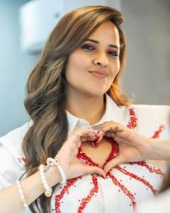 Anasuya Bharadwaj: లవ్ ఆల్ అంటోన్న అనసూయ - జీన్స్‌లో క్యూట్ ఫోటోస్ చూశారా?