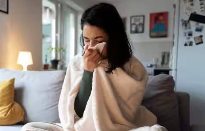 ਵਾਇਰਲ ਬੁਖਾਰ ਦਾ ਵਧਿਆ ਖ਼ਤਰਾ: ਮੀਂਹ ਵਿੱਚ ਗਿੱਲੇ ਹੋਣ ਤੋਂ ਬਾਅਦ, ਤੁਰੰਤ ਕੱਪੜੇ ਬਦਲੋ, ਸਰੀਰ ਨੂੰ ਸੁੱਕਾ ਰੱਖੋ ਅਤੇ ਢੁਕਵਾਂ ਆਰਾਮ ਕਰੋ।