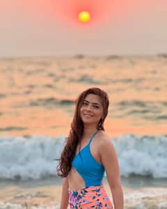 Sonali Kulkarni : 'अशी बी दिसतेस, तशी बी दिसतेस, काय तुझ्या रूपाची शोभा, सोनाली कुलकर्णीचा बोल्ड अंदाज