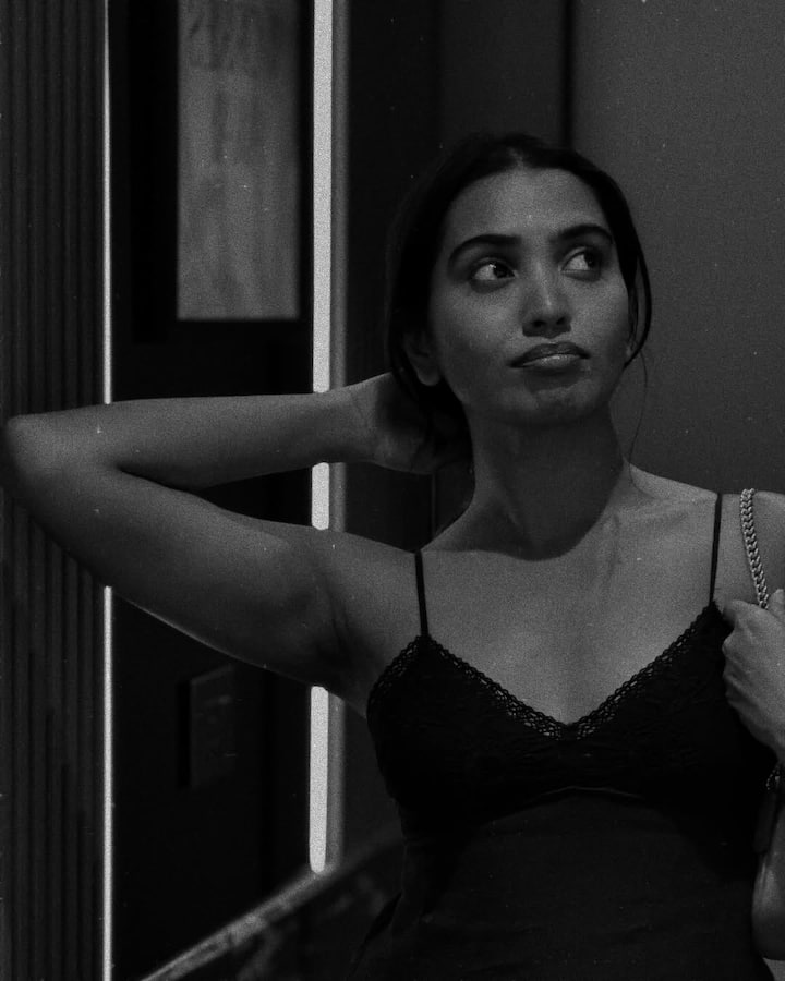 హీరో రాజశేఖర్ కుమార్తె శివాత్మి గ్లామర్ ఫొటోస్ షేర్ చేసింది