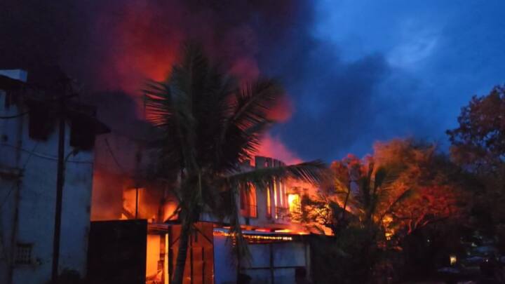 सोलापूरच्या अक्कलकोट रोड एमआयडीसीत भीषण आग, आकाशात आगीच्या प्रचंड ज्वाळा