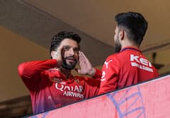 RCB vs KKR: āĻŦā§āώā§āĻāĻŋāϤ⧠āĻā§āϏā§āϤ⧠āĻā§āϞ āĻŽā§āϝāĻžāĻ, āϞāĻŋāĻ āĻļā§āϰā§āώ⧠āĻĒā§āĻāĻā§ āĻā§āϞ āĻāϰāϏāĻŋāĻŦāĻŋ, āĻā§āĻšāϞāĻŋāĻĻā§āϰ āĻĒā§āϞā§-āĻ
āĻĢāĻ āĻāĻŋ āύāĻŋāĻļā§āĻāĻŋāϤ?