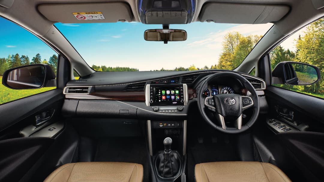 Toyota Innova Crysta on Down Payment and EMI How Much Salary You Should Have Know before Buying Toyota Innova Crysta खरीदने के लिए कितनी होनी चाहिए आपकी सैलरी? यहां जान लीजिए पूरा हिसाब