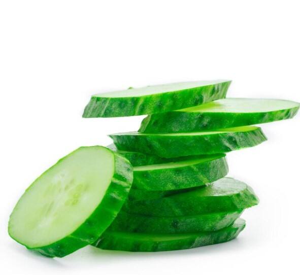 ਦੁੱਧ ਅਤੇ ਖੀਰਾ ਵੀ ਇਕੱਠਾ ਨਹੀਂ ਖਾਣ ਚਾਹੀਦਾ ਹੈ। ਖੀਰਾ ਅਤੇ ਦੁੱਧ ਇਕੱਠੇ ਖਾਣ ਨਾਲ ਗੈਸ, ਅਜੀਰਨ ਜਾਂ ਚਮੜੀ ਦੀਆਂ ਸਮੱਸਿਆਵਾਂ ਹੋ ਸਕਦੀਆਂ ਹਨ ਜਿਵੇਂ ਕਿ ਫੋੜੇ, ਖਾਜ਼-ਖੁਜਲੀ ਆਦਿ।