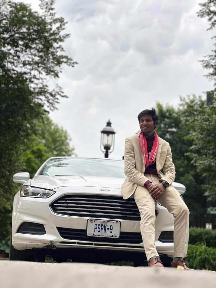 పవర్ స్టార్ పవన్ కల్యాణ్ అంటేనే ఓ స్పెషల్ క్రేజ్. ప్రపంచవ్యాప్తంగా ఆయనకు ఫ్యాన్ బేస్ ఉంది. తాజాగా అమెరికాలో ఓ అభిమాని ఆయనపై చూపిన అభిమానం గూస్ బంప్స్ తెప్పిస్తోంది.