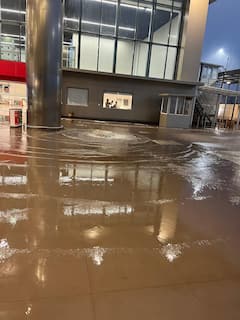 Pune Rain : पुण्यात मुसळधार पावसाची जोरदार बॅटिंग, पुणे आंतरराष्ट्रीय विमानतळ परिसरात पाणी तुंबलं, फोटो समोर