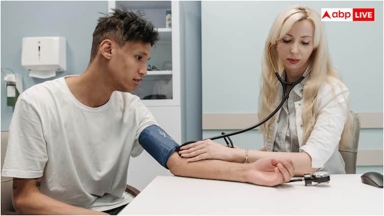 Silent Killer Disease Hypertension in Young Adults and Teens symptoms precaution treatment Risk Management युवाओं में तेजी से फैल रही यह बीमारी, 'साइलेंट किलर' की तरह बनाती है शिकार