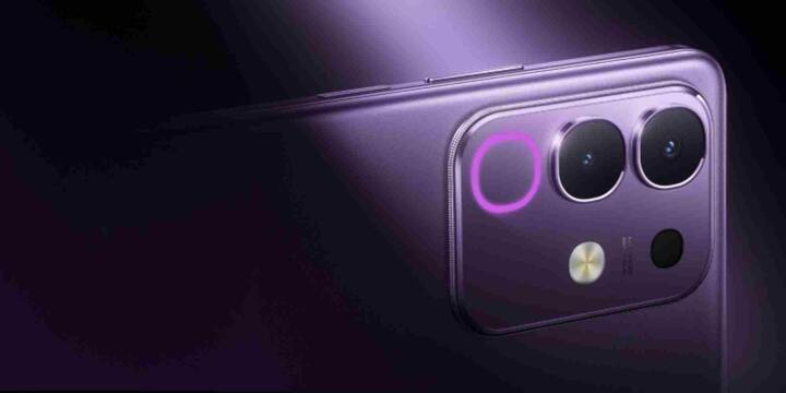 Vivo T4x 5G एक स्टाइलिश और पतला स्मार्टफोन है जिसमें 6.72 इंच HD+ डिस्प्ले, Dimensity 7300 प्रोसेसर और 50MP कैमरा है. यह 6500mAh बैटरी और 44W चार्जिंग के साथ आता है. यह फोन भी 15 हजार रुपये की रेंज में एक बेहतरीन ऑप्शन बन सकता है.