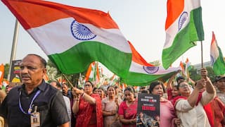 'जब-तक आतंकवाद...', तिरंगा यात्रा में बोलीं स्मृति ईरानी, CM रेखा गुप्ता समेत कई दिग्गज शामिल