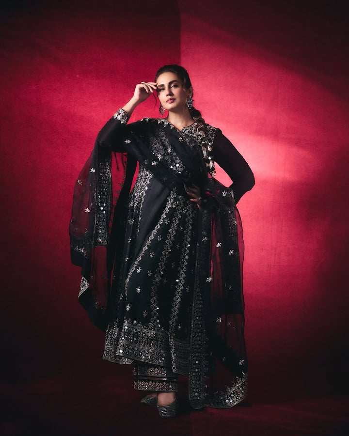 फिल्मों और जबरदस्त वेबसीरीजों में बेहतरीन एक्टिंग का लोहा मनवा चुकी एक्ट्रेस हुमा कुरैशी दिल्ली में ही पैदा हुई हैं. इसके साथ एक्ट्रेस ने दिल्ली ही में सीबीएसई बोर्ड से पढ़ाई की है.