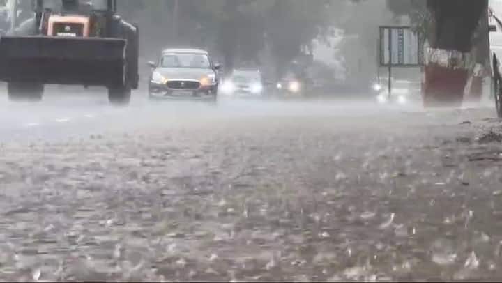 હળવાથી મધ્યમ વરસાદ: સૌરાષ્ટ્રના અમરેલી, ભાવનગર, ગીર સોમનાથમાં હળવાથી મધ્યમ વરસાદ વરસી શકે છે. ગાજવીજ સાથે છૂટાછવાયો વરસાદ: મહીસાગર, પંચમહાલ, દાહોદ, છોટા ઉદેપુર અને વડોદરામાં છૂટાછવાયા સ્થળોએ ગાજવીજ સાથે વરસાદ વરસી શકે છે.