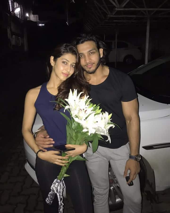 सोनारिया भदौरिया आज यानी 19 मई को अपने पसंदीदा मर्द विकास पराशर का बर्थडे सेलिब्रेट कर रही हैं.