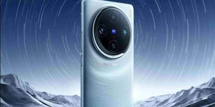 इसके अलावा Vivo X100 Pro भी कैमरा क्वालिटी के मामले में जबरदस्त परफॉर्मेंस देता है. Zeiss के साथ इसकी साझेदारी ने इसकी इमेज क्वालिटी को बेहद प्रोफेशनल बना दिया है. इसमें लो-लाइट और पोर्ट्रेट शॉट्स DSLR को भी मात देते हैं. यह फोन 90,000 रुपये के करीब आता है.