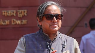 शशि थरूर-बिलावल भुट्टो के बीच निकाला कनेक्शन! फिर पाकिस्तानी पत्रकार पीरजादा ने PAK मिनिस्टर की बखिया उधेड़ दी