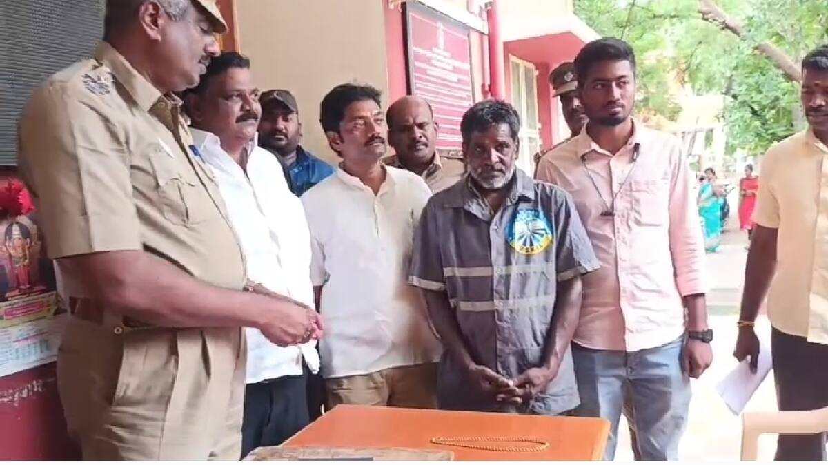 குப்பையில் இருந்த 12.5 பவுன் தங்கச் சங்கிலி... பார்த்ததும் தூய்மை பணியாளர் செய்த செயல்