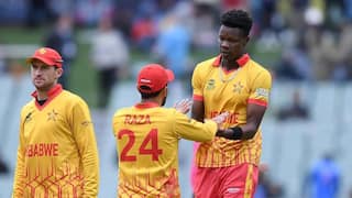 RCB ने प्लेऑफ के लिए ज़िम्बाब्वे के प्लेयर Blessing Muzarabani को किया स्क्वॉड में शामिल