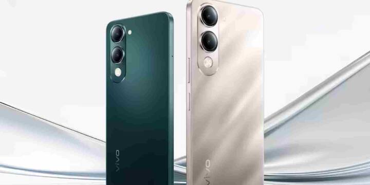 Vivo Y19 5G में 6.74 इंच के HD+ डिस्प्ले और Dimensity 6300 चिपसेट प्रोसेसर मिल जाता है. यह फोन 13MP रियर और 5MP फ्रंट कैमरा के साथ आता है. इसमें 5500mAh की बैटरी है जो 18W चार्जिंग को सपोर्ट करती है.