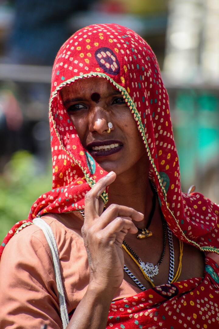 मौसम विभाग का कहना है कि भीषण गर्मी का दौर अभी जारी रहेगा. मौसम केंद्र (जयपुर) के अनुसार सोमवार को राज्य में सर्वाधिक अधिकतम तापमान 46.4 डिग्री सेल्सियस पिलानी में दर्ज किया गया जो सामान्य से 5.0 डिग्री अधिक है.