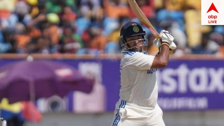 ভারতীয় এ দলের জন্য ইতিমধ্যেই নির্বাচিত হয়েছেন সরফরাজ। ভাল পারফর্ম করে সিনিয়র দলেও ঢুকে পড়তে পারেন।