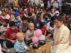 शिवांगी जोशी ने अनाथ आश्रम में बच्चों और बुजुर्गों संग काटा बर्थडे का केक, तस्वीरें शेयर कर बोलीं - ‘दिल भर आया’