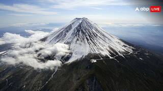 इसे वहीं छोड़ देना चाहिए... 4 दिन में माउंट फूजी पर दो बार फंसा एक ही स्टूडेंट तो भड़क गए यूजर्स