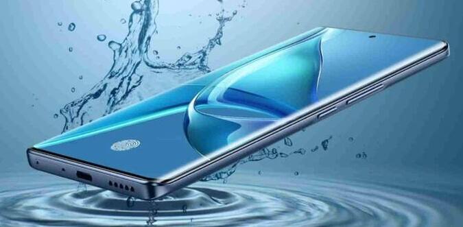 Lava Bold 5G એ ભારતમાં બનેલો 5G ફોન છે જેમાં ડાયમેન્સિટી 6300 ચિપસેટ, 6.67-ઇંચ HD+ ડિસ્પ્લે અને 8GB રેમ છે. તેમાં 64MP ડ્યુઅલ કેમેરા સેટઅપ અને 5000mAh બેટરી છે. Samsung Galaxy F16 5G માં 6.70-ઇંચ FHD+ ડિસ્પ્લે, 120Hz રિફ્રેશ રેટ અને ડાયમેન્સિટી 6300 પ્રોસેસર છે. કેમેરા સેટઅપમાં 50MP + 5MP + 2MP અને ફ્રન્ટમાં 13MP કેમેરા છે. આપેલી બેટરી 5000mAh ની છે.